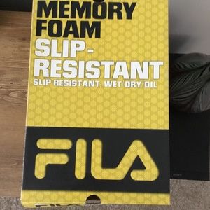 Men’s Fila Slip-Resistance Shoes